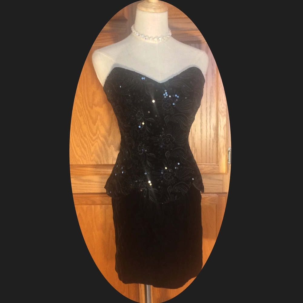 BlackVelvet Dress w/ sequins, peplum @boned corset